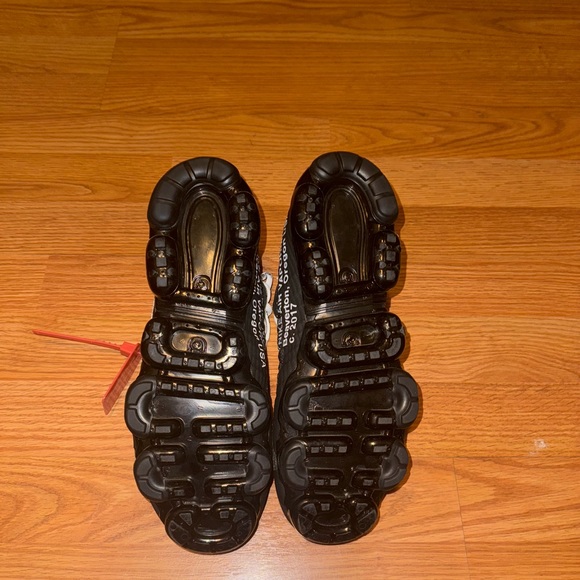 i don’t wear than so they just sit like new only worn twice still looks unworn - Picture 5 of 5